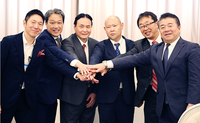 左より軽部氏、徐氏、殷、柴田、早山氏、重村氏